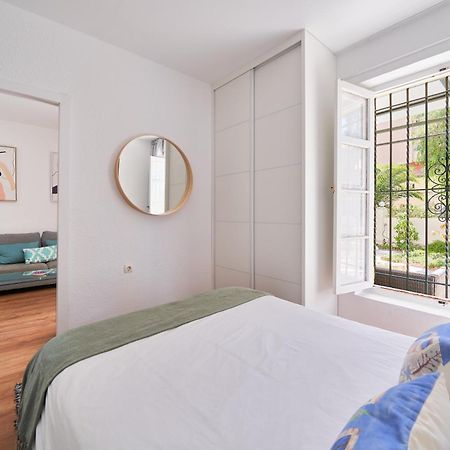 Villa Rosita Suites en Playa de la Malagueta con terraza Málaga Exterior foto