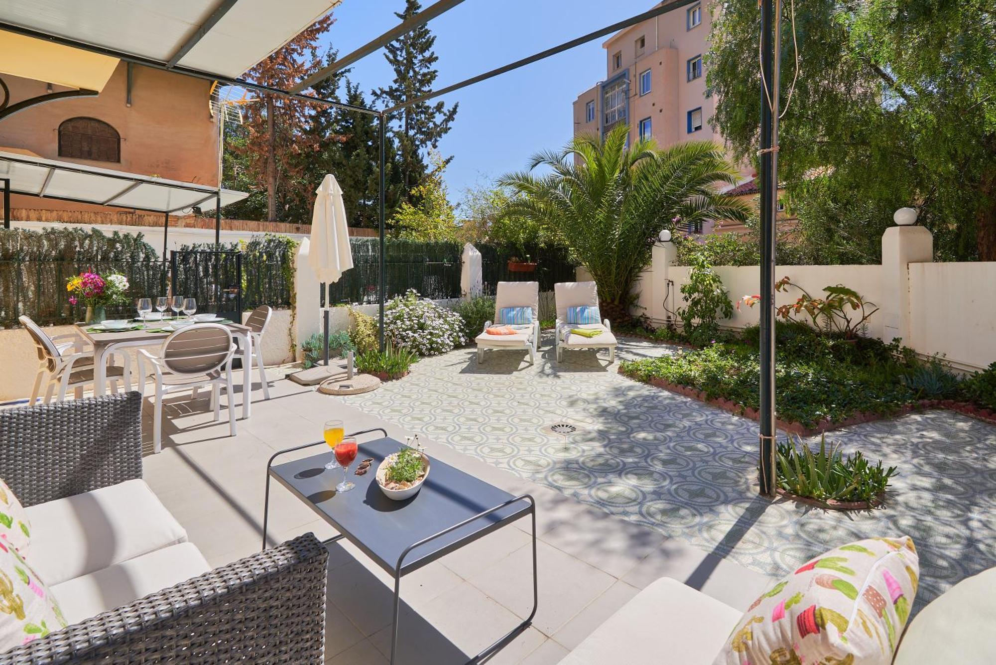 Villa Rosita Suites en Playa de la Malagueta con terraza Málaga Exterior foto